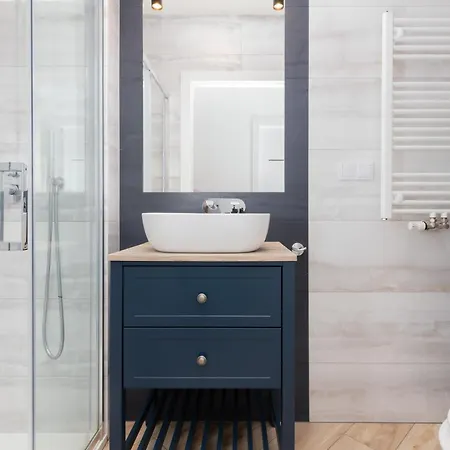 Old Town Aesthetic Deep Blue In By Renters Appartement *
