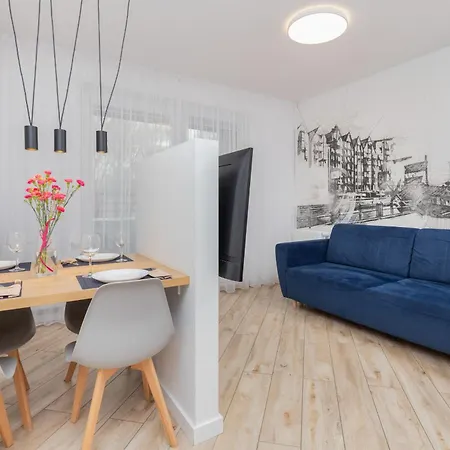 Old Town Aesthetic Deep Blue In By Renters Apartmán Gdaňsk