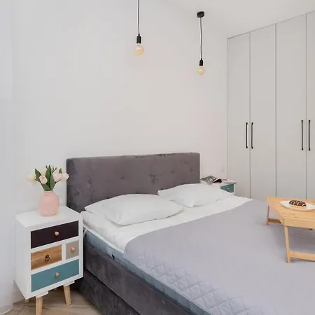 Old Town Aesthetic Deep Blue In By Renters
